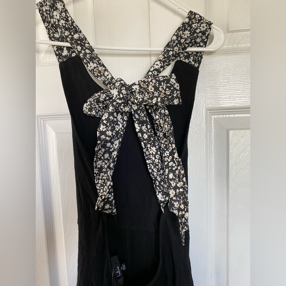 Budding Impression Black Floral Print Tie-Back Wide-Leg Jumpsuit - Picture 6 of 7